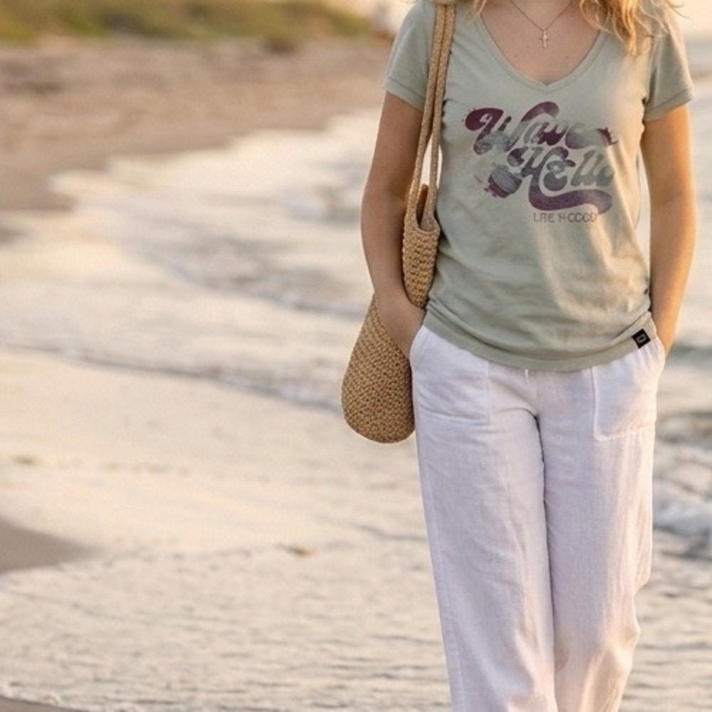 Life Is Good Womens M V-Neck Graphic T-Shirt Wave Hello Beige Retro Classic Fit